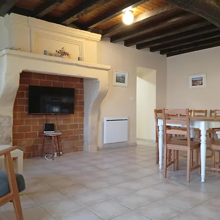 Dans Un De Chateau De L'estang * Saint-Genes-de-Castillon