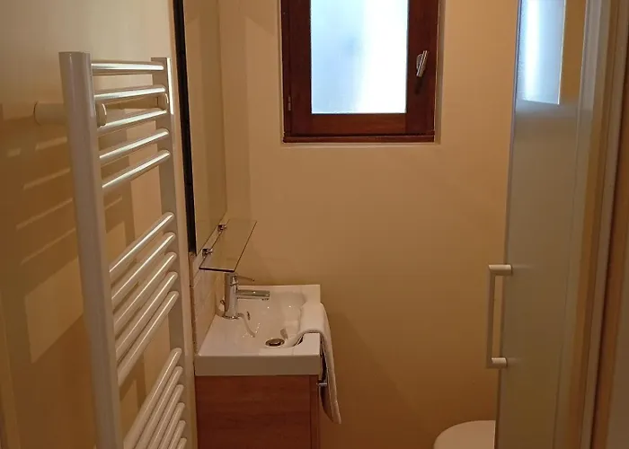 Dans Un De Château De L'estang Quarto em Acomodações Particulares