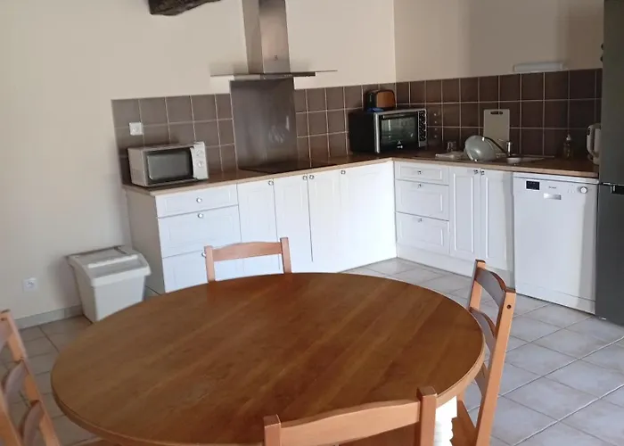 Dans Un De Château De L'estang Quarto em Acomodações Particulares *